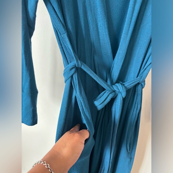 🇨🇦 Rowe women’s the robe in Moroccan Blue colour - Picture 3 of 6